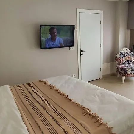 Szálloda Merkez'de Havuzlu, Saunali, Muestakil 4*